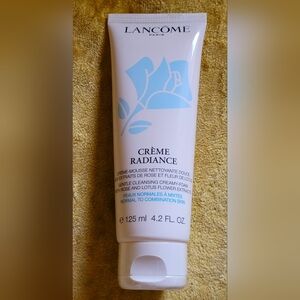 LancômeCrème Radiance ClarifyingCream-to-Foam Cleanser, 4.2. fl oz.
